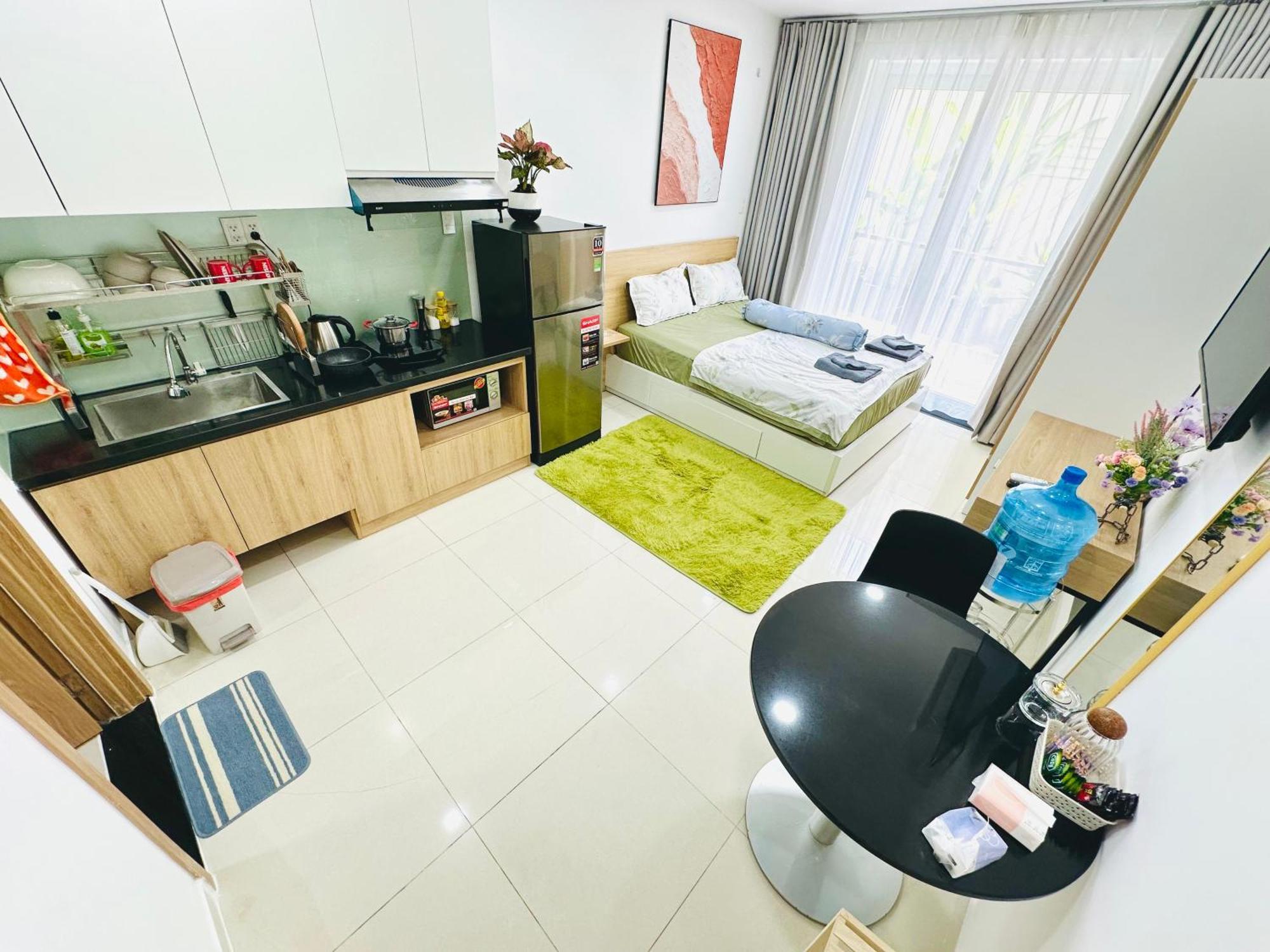 403 Spacious & Modern 1 Bedroom W Balcony View Apartment