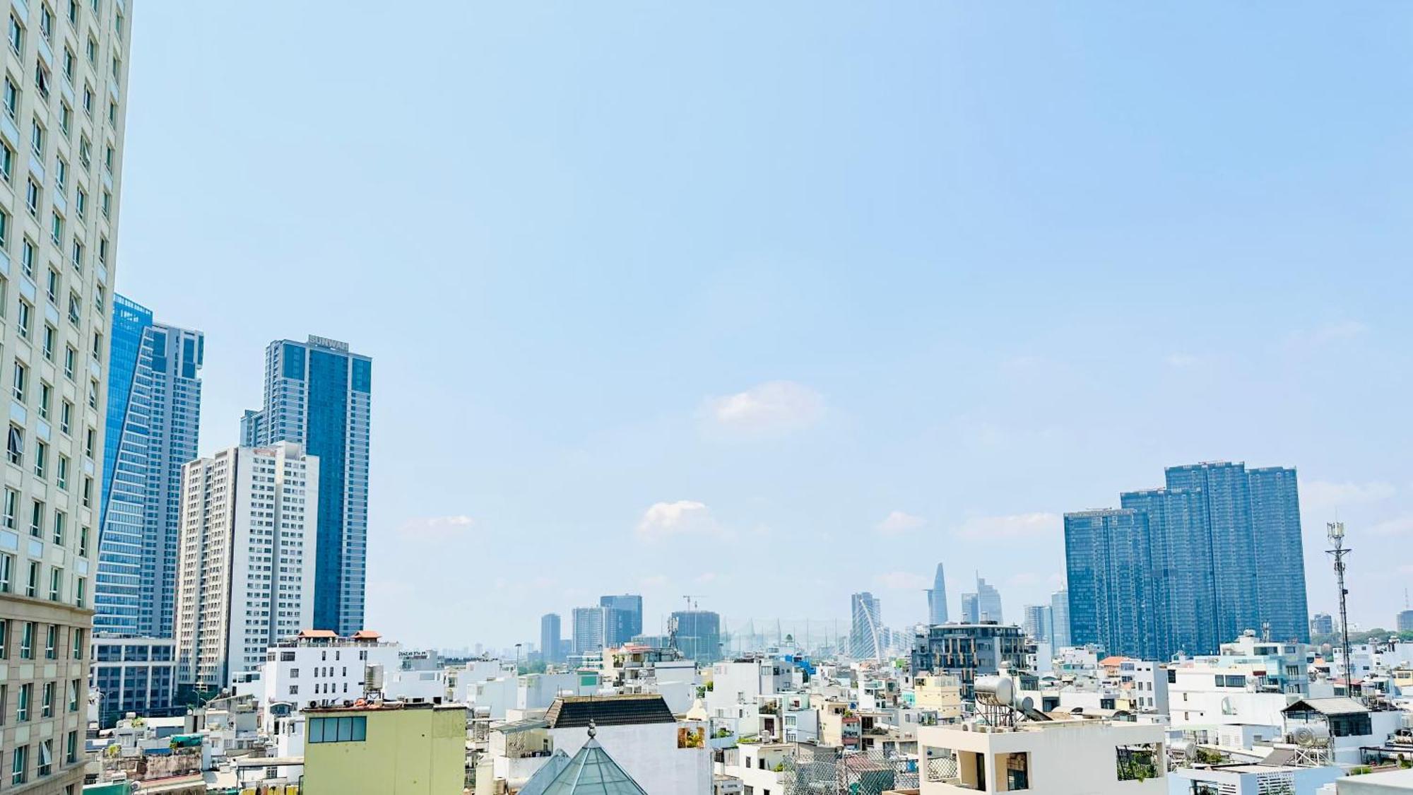 Căn hộ 403 Spacious & Modern 1 Bedroom W Balcony View *